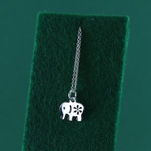 Elefante calado con flor