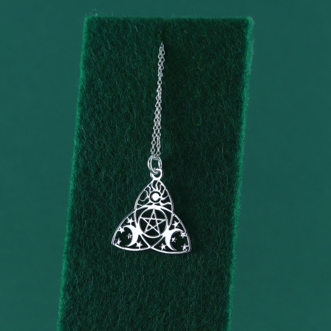 Triqueta y pentagrama