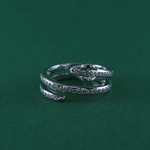 Anillo serpiente brillante