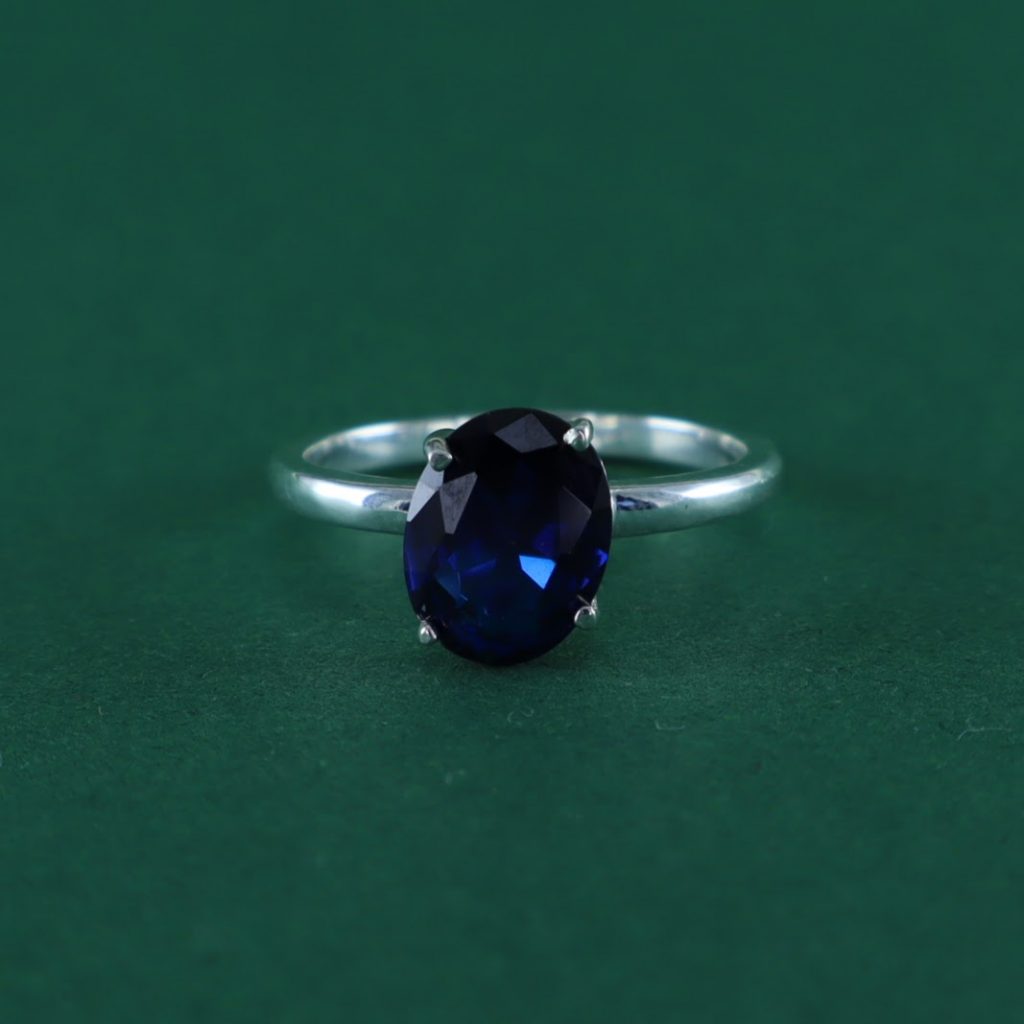 Sortija azul brillante