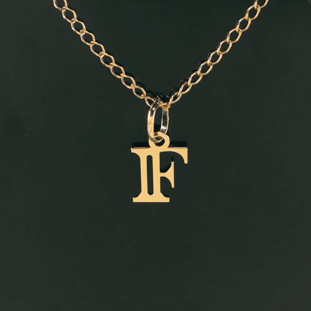 Colgante Inicial F 18K