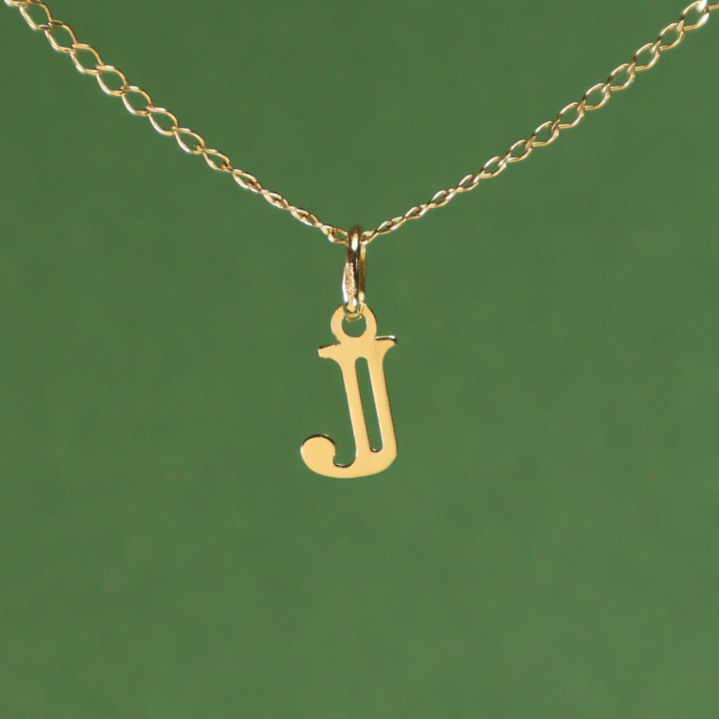Colgante Inicial J 18K